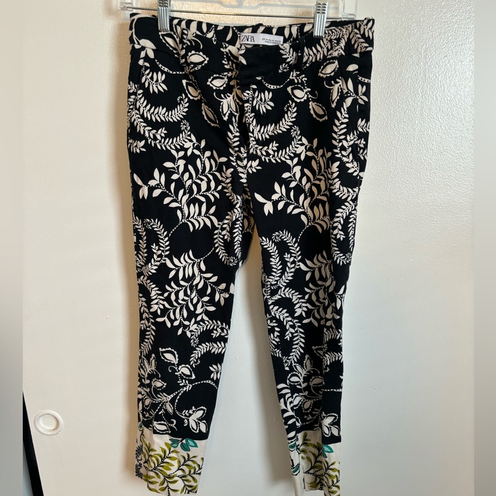 Zara printed pants/capris
